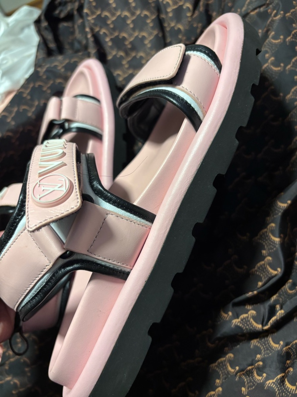 Louis Vuitton pink pool pillow sandals - Picture 6 of 6